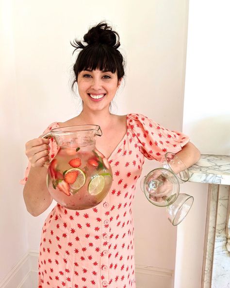 Melissa Hemsley 🌱feelgood food on Instagram: “🥵Thirst Quenching Ideas (love the word QUENCH)👇🏽It’s a full time job keeping the ice cube tray stocked up at this time of year isn’t it?…” Melissa Hemsley, Turmeric And Pepper, Strawberry Limeade, Vegetable Crisps, Save On Foods, Vegetable Farming, Stone Fruits, London Food, Plastic Pollution