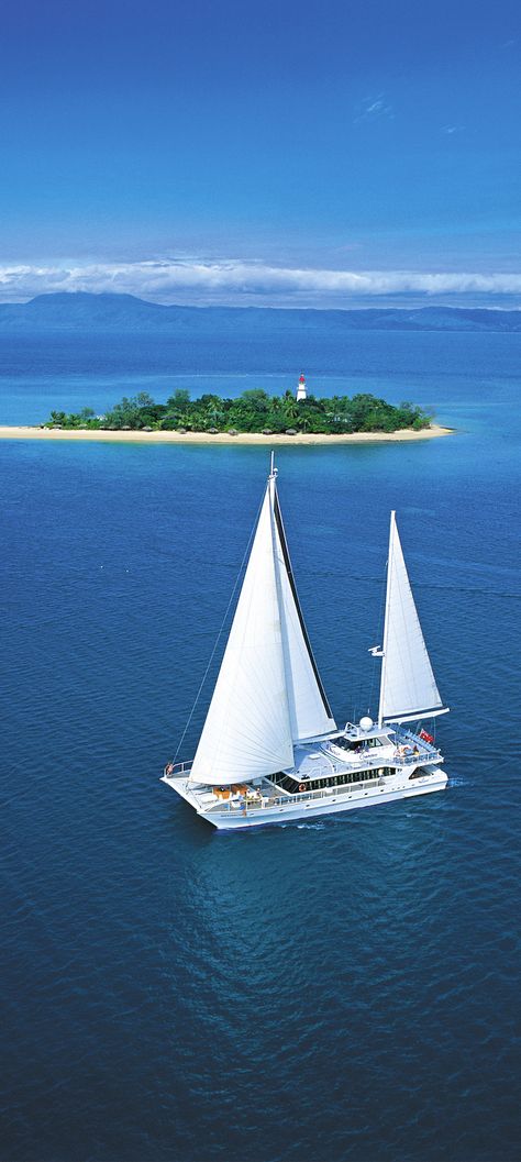 Ride a breeze to Low Isles in the Great Barrier Reef. Navi A Vela, Magic Places, Sailing Cruises, Lovely Places, Royal Caribbean Cruise, Beach Wallpaper, Sail Boat, Beautiful Scenery Nature, Great Barrier Reef