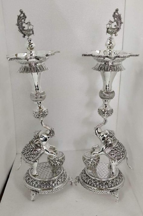 Silver Deepam Design Antique, Antique Silver Pooja Items, Silver Kundulu Designs, Silver Deepam Design, Silver Home Accessories, Silver Jewellry, Antique Gold Earrings, Silver Lamp, Pooja Items