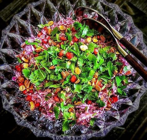 Indian coleslaw - coleslaw with a twist, perfect side for Indian dishes Indian Coleslaw, Indian Salad, Indian Salads, Spring Salads, Coleslaw Salad, Best Salads, Easy Butter, Food Salad, Spring Salad