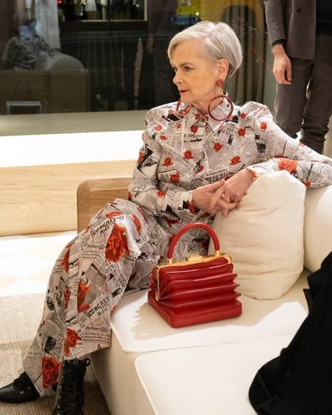 Lyn Slater, Accidental Icon, Says The Conversation Around Age & Fashion Needs To Change Lyn Slater, Accidental Icon, Grandma Style, Over 60 Fashion, Older Women Fashion, Advanced Style, Ageless Style, 60 Fashion, Hairstyles Over 50