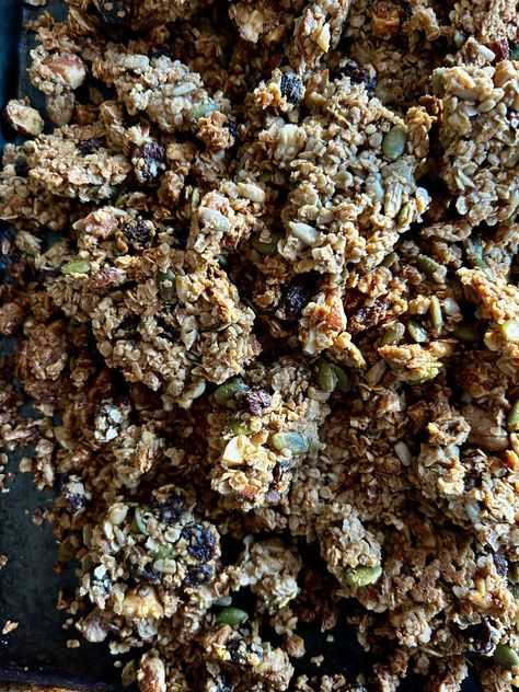 Large Batch High-Protein Granola. - Harvest & Nourish Healthy Granola Bars Homemade, Protein Granola Recipe, High Protein Granola, Chia Puddings, Best Tuna Salad Recipe, Make Your Own Granola, Granola Recipe Healthy, Protein Granola, Healthy Granola