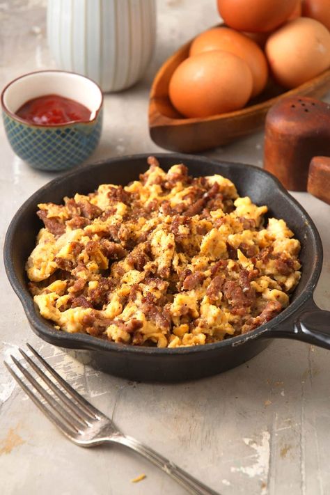 These hamburger scrambled eggs are a kid-created recipe that combine a breakfast staple with an American classic. Recipe at inthekitch.net #inthekitch #scrambledeggs #groundbeefrecipes Egg And Hamburger Recipe, Scrambled Hamburger Recipes, Hamburger And Eggs, Hamburger Omelette, Beef Breakfast Recipes, Breakfast Hamburger, Hamburger With Egg, Egg Hamburger, Hamburger In Crockpot