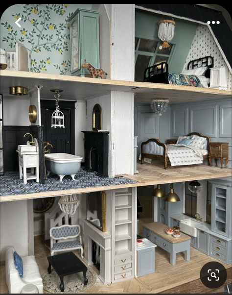 Doll House Interior Design, Miniature Interior Design, Dollhouse Room Ideas, Dollhouse Interior Ideas, Bookshelf Dollhouse, Diy Dollhouse Miniatures, Mini Trinkets, Miniature Architecture, Dollhouse Renovation