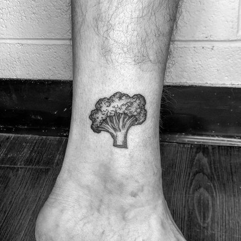 Broccoli Tattoo, Vegetable Tattoo, Upper Leg Tattoos, Ace Tattoo, Best Broccoli, Masculine Tattoos, Ancient Tattoo, Vegetable Design, Tattoo Board