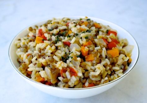 Greek Lentils and Rice-Fakorizo Greek Lentils, Greek Cauliflower, Easy Orzo, Orzo Risotto, Olive Tomato, Greek Rice, Easy Mediterranean Recipes, Stuffed Tomatoes, Mediterranean Diet Meal Plan