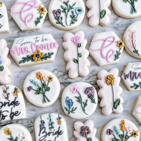 Wildflower Bridal Shower Balloons, Wildflower Bridal Shower Theme Cookies, Floral Wedding Shower Cookies, Bridal Shower Love Is In Bloom Theme, Floral Bridal Cookies, Love Is Blooming Bridal Shower Theme Food, Bridal Shower Flower Cookies, Spring Bridal Shower Cookies, Garden Party Bridal Shower Cookies