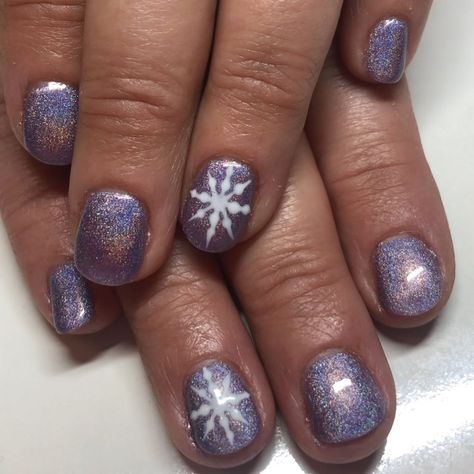 𝙽𝚊𝚒𝚕𝚜 𝚋𝚢 𝙻𝚊𝚞𝚛𝚎𝚗 on Instagram: “Purple holo with a snowflake ❄️” Purple Nails With Snowflakes, Purple Snowflake Nails, Purple Christmas Nails, Purple Winter Nails, Nails With Snowflakes, Nail Options, Future Nails, Snowflake Nails, Purple Christmas