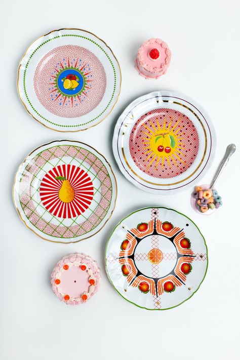 Ceramic Bento Plate, Bitossi Home, Ceramic Serving Dishes, Pretty Bowls, Colorful Plates, Fun Plates, Color Me Mine, Unique Plates, Paint Your Own Pottery