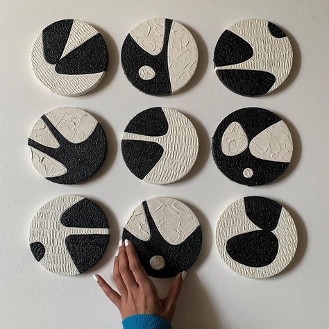 Texture On Pottery, Balance In Art, Texture On Canvas, Minimal Decoration, Ceramic Wall Sculpture, Graphic Design Brochure, Wood Wall Art Diy, Abstract Circle, Abstract Art Diy