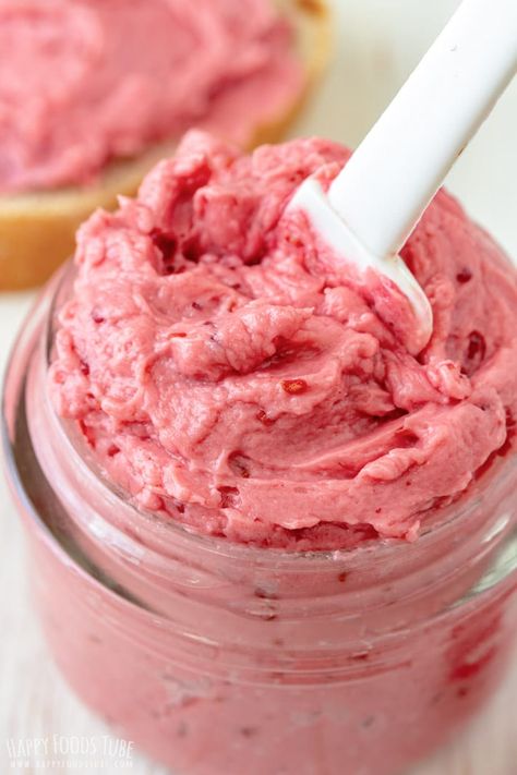 Raspberry Butter, Keto Friendly Fruit, Butter Recipes Homemade, Flavored Butter Recipes, Flavored Butter, Butter Spread, Raspberry Recipes, Homemade Butter, Spread Recipes