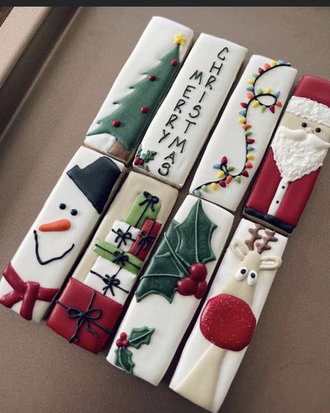 Stick Cookies Royal Icing, Royal Icing Cookies Packaging, Stick Sugar Cookies Decorated, Christmas Stick Cookies Decorated, Royal Icing Cookies Christmas, Christmas Cookie Sticks, Stick Cookies, Christmas Baking Ideas, Christmas Treats To Make