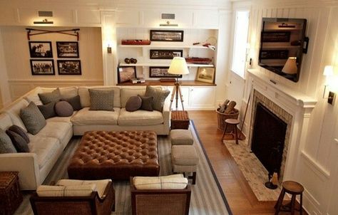 Sectional in front of fireplace Sectional Couch Decor, Fireplace Furniture Layout, Family Room Layout, Fireplace Furniture, Open Family Room, Interior Design Minimalist, Small Living Room Layout, Small Family Room, Family Room Furniture