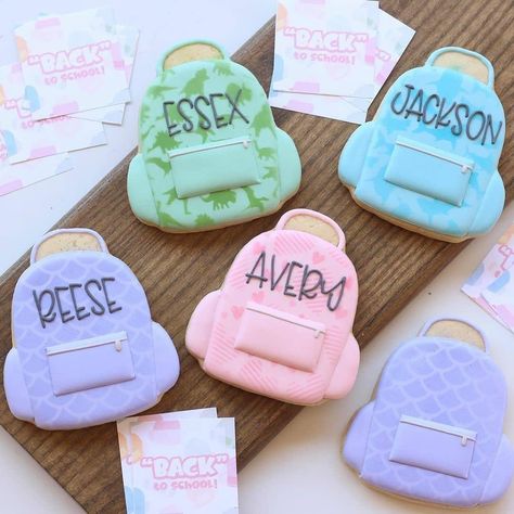 Cookie Recipes Decorating, Royal Icing Sugar, Iced Sugar Cookies, Sugar Cookie Designs, Baking Business, Back To School Backpacks, Backpack Decoration, Cookie Inspiration, At Noon