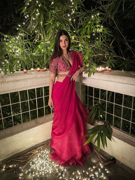 Diwali Look, Ruffled Saree, डिजाइनर कपड़े, Long Tunic Dress, Diwali Outfits, Indian Outfits Lehenga, Diana Penty, Ruffle Saree, Casual Indian Fashion