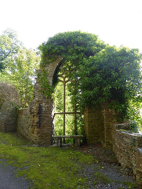 Garden Folly, Ruins Architecture, Gothic Buildings, Beautiful Ruins, Gothic Castle, Mystical Places, Castle Garden, Castle Ruins, Charming Garden