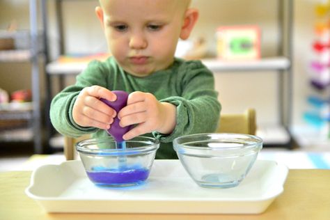 Pipette Activities, Toddler Montessori Activities, Letter Sounds Preschool, Making Bubbles, Preschool Activities At Home, Practical Life Activities, Montessori Practical Life, Abc Activities, Montessori Ideas