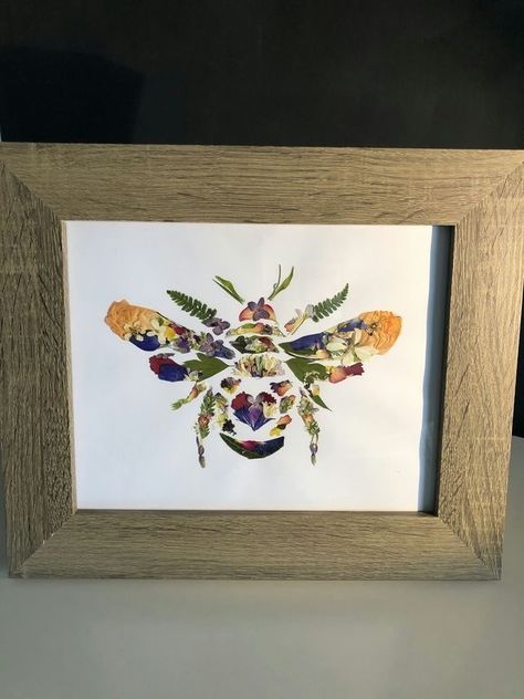 Pressed Flower Pictures, What To Do With Pressed Flowers, Pressed Flowers Ideas, Art With Dried Flowers, Dried Flowers Art, Dried Flowers Crafts, Dried Flower Art, Pressed Flowers Diy, Easy Acrylic Painting Ideas