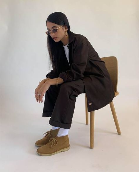 Why Desert Boots Are the Classic Shoe Style Everyone Needs | Who What Wear Clarks Outfit Women's, Desert Boots Women Outfit, Desert Boot Outfit, Clarks Desert Boot Women, Desert Boots Outfit, Clarks Outfit, Clarks Wallabees Outfit, Wallabees Outfit, Desert Boots Women