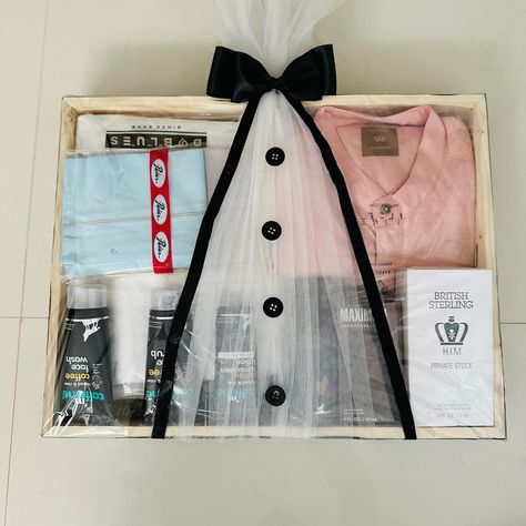 Trousseau Packing For Groom Groom Gift Packing, Marriage Gifts Ideas, Groom Packing Ideas, Trousseau Packing For Groom, Wedding Gift Pack Grooms, Hamper Making, Handmade Hamper, Groom Gift Box, Gift Packing Ideas