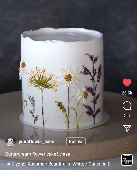 Painted Flower Cake Tutorial, Buttercream Wildflower Cake, Wild Flower Cake Design, Wildflower Sheet Cake Ideas, Flowers On Side Of Cake, Minimal Flower Cake, Wedding Cake Piped Flowers, Wildflower Wedding Cake Simple, Wild Flower Birthday Cake