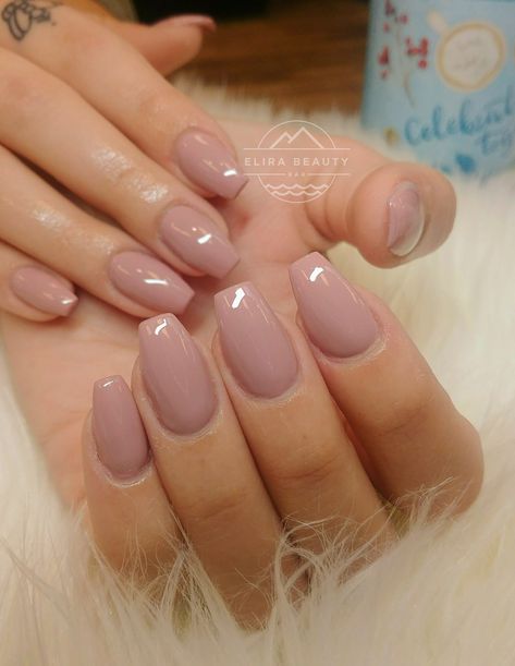 Rose Beige Nails Wedding Nails Short Nail Beds, Gel Extension Nails French Tip, Sns Nails Neutral Colors, Square Round Gel Nails, French Tip Gel Nails Short Square, Pretty Shellac Nails, Braidsmaid Nail Ideas, Beige Nail Colors, Bridesmaid Nails Dip