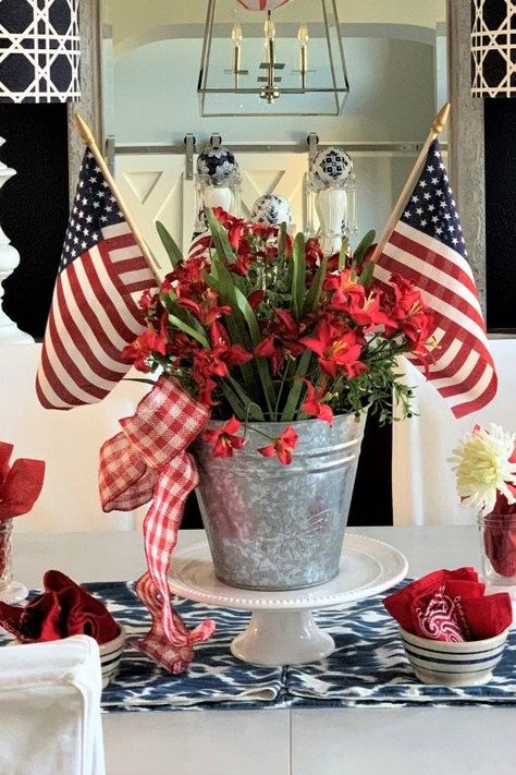 Looking for inexpensive and diy patriotic home decor projects,, but need a little inspiration? Try 14 Easy Patriotic & Memorial Day Decorating Ideas by thetarnishedjewelblog.com #patrioticdecor #patrioticparty #patrioticcrafts #memorialdayweekend #americanfarmhousestyle #summerparties Patriotic Table Decorations, Patriotic Home Decor, Patriotic Centerpieces, Memorial Day Decorations, Fourth Of July Decorations, 4th July Crafts, Summer Mantle Decor, Fourth Of July Decor, Patriotic Crafts