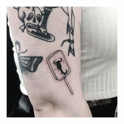 Lollipop with a scorpion by Sabrina Parolin tattooed on the right arm Lollipop Tattoo, Related Tattoos, Vintage Tattoo Art, Earthy Tattoos, Stomach Tattoos Women, Tattoo Apprenticeship, Saved Tattoo, Sick Tattoo, Stomach Tattoos