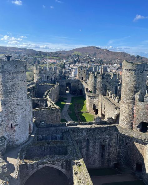 I couldn’t decide on my favorite shot of Conwy Castle for the cover pic 😍 this was SUCH a cool ruinous castle. The city of Conwy is all within the medieval walls and is perched right on the coast with an amazing view over the water. Built by Edward I in the 13th century, it was built quickly and at great expense to aid in the conquest of the Welsh, and has the most intact set of royal apartments in Wales. You can walk the whole perimeter of the city wall, but we decided it was too cold and wi... Medieval Wales, Conwy Wales, Conwy Castle, Castles In Wales, Cover Pic, Too Cold, Medieval Castle, British Isles, South Wales