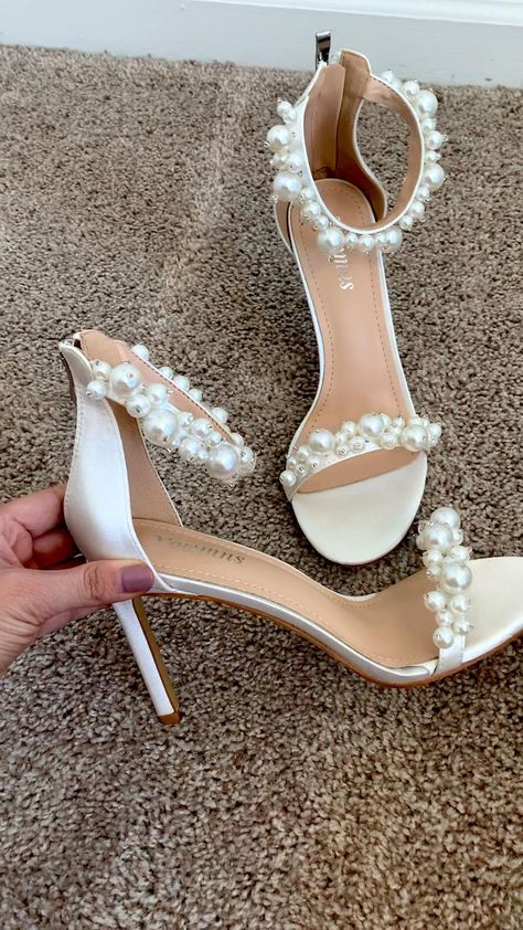 Maid Of Honor Heels, Wedding Shoes Bride Pearl, Pearl Prom Shoes, Wedding Shoes Sparkly, Diy Pearl Heels, Diy Bridal Shoes, Prom Shoes Low Heeled, Bridemaids Shoes, Wedding Heels Brides