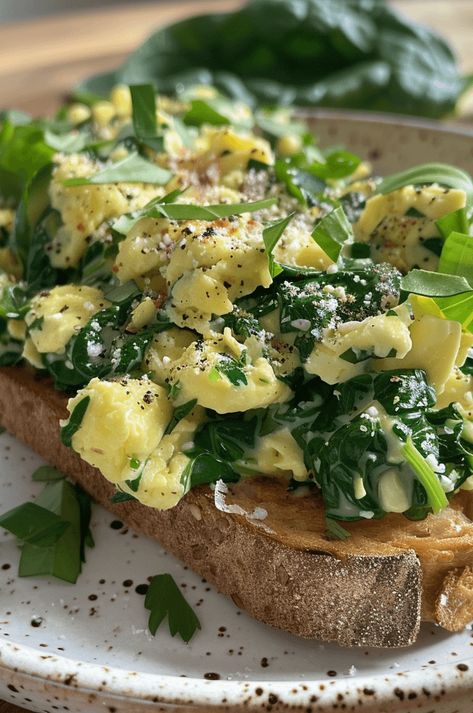 Spinach Omelette Healthy, Eggs And Spinach Recipes, Spinach Egg Recipes, Egg Spinach Breakfast, Spinach And Eggs Breakfast, Breakfast Spinach, Spinach And Eggs, Spinach Eggs, Healthy Omelette