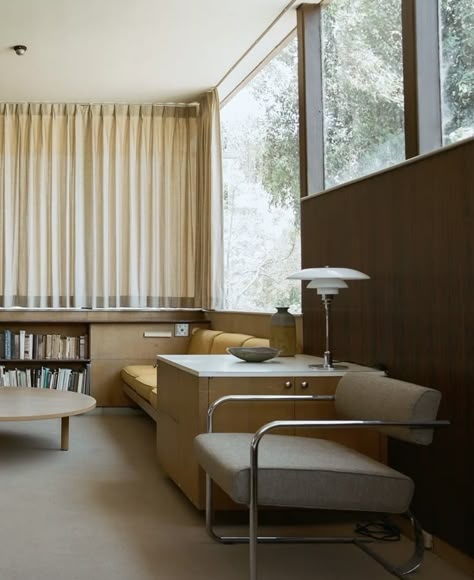 Modern Inside House, Richard Neutra Interior, Richard Neutra House, Neutra House, Midcentury Architecture, Richard Neutra, Modernist House, Modernist Architects, Inside House