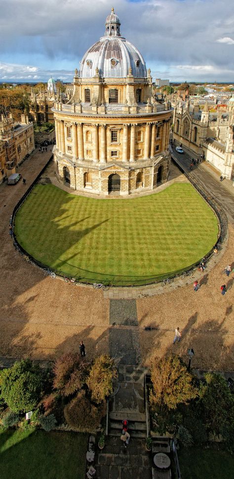 Radcliffe Camera, part of Bodleian Library, Oxford - The Bodleian Library is the main research library of the University of Oxford. It is also a copyright deposit library and its collections are used by scholars from around the world. The Bodleian Library, Bodleian Library Oxford, Oxford University Library, Rf Kuang, Library Oxford, Oxford Library, Radcliffe Camera, Affirmations Confidence, Bodleian Library