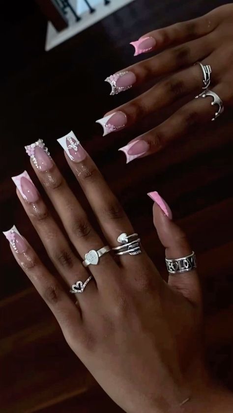 Black Braces No Power Chain, Basic Set Nails, Med Nails Acrylic, Freestyle Medium Acrylic Nails, Cute And Simple Valentines Day Nails, Medium Long Nails Acrylic, Rings With Nails Done, Pink Nails Birthday Set, Pink Birthday Nails Square