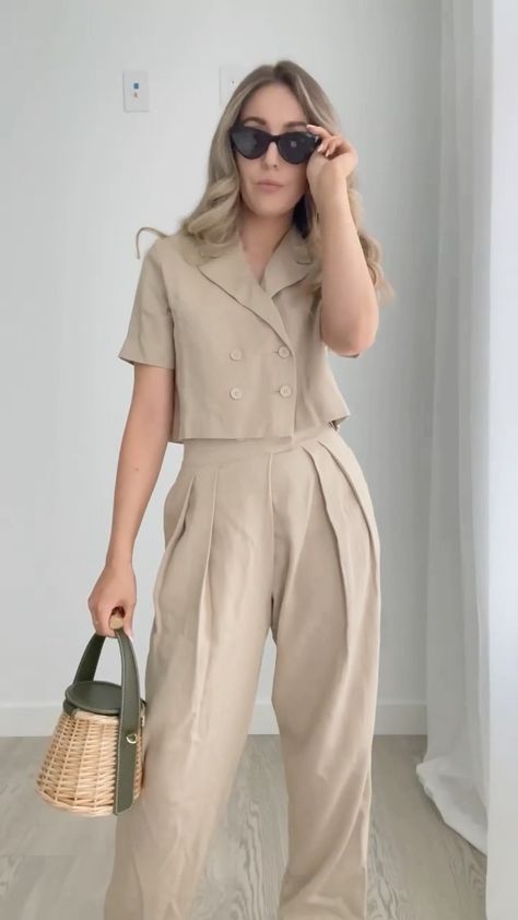 @oakandfort shared a video on Instagram: “Our favorite set for Summer styled by @madisonbarker Cotton Linen Woven Top 6948 Crossover Pant 8506 #oakandfort” • Jun 1, 2022 at 11:40pm UTC Linen Pant Shirt Women, Lenin Coord Set, Summer Pantsuits For Women, Linen Suit Women Summer, Linen Coordinates, Casual Pant Suits For Women, Linen Co Ord Sets Women, Cotton Sets For Women, Top Pants Set Outfit