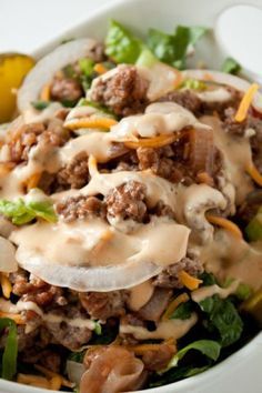 Cheeseburger Salad Recipe with Big Mac Dressing! If you love Big Macs but want something lighter and healthier, you will love this! Dinner Recipes With Hamburger, Bigmac Sauce, Ww Dinner Recipes, Big Mac Dressing, Recipes With Hamburger, Cheeseburger Salad Recipe, Recipe With Greek Yogurt, Cheeseburger Salad, Ww Dinner