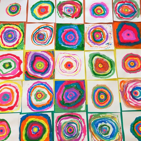 Cassie Stephens: In the Art Room: Painting with Kindergarten Painting Ideas Kindergarten, Elementary Art Rooms, Kindergarten Art Lessons, Cassie Stephens, Kindergarten Projects, Kandinsky Art, Let's Make Art, Outfit Photos, Dot Day