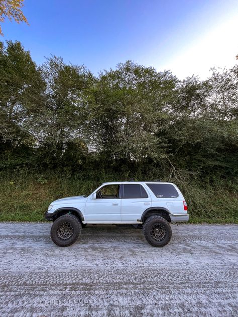 Lifted white 4runner w/ scs wheels White 4 Runner, White 4runner, Trucks Modified, 3rd Gen 4runner, Toyota Suv, 4 Runner, Toyota 4runner, Dream Cars, Toyota