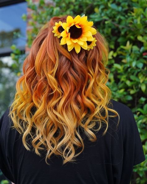 Hairstyling Magic: Halloween Chic for a Captivating Look Brown To Yellow Ombre Hair, Ginger Yellow Hair, Neon Yellow Hair Color, Ginger And Yellow Hair, Yellow Hair Dye Ideas, Sunflower Hair Color Ombre Short, Sunflower Yellow Hair, Sunflower Hair Color Ombre, Sunflower Hair Color