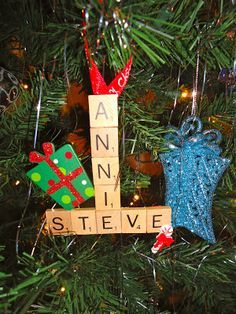 DIY ornaments- cute for first Christmas as married couple -- or any couple's ornament no matter the number of years married. Scrabble Christmas, Scrabble Ornaments, Scrabble Crafts, Sister Ornament, Christmas Ideas For Boyfriend, Diy Christmas Presents, Sister Christmas, Christmas Gifts For Boyfriend, Christmas Gift Baskets