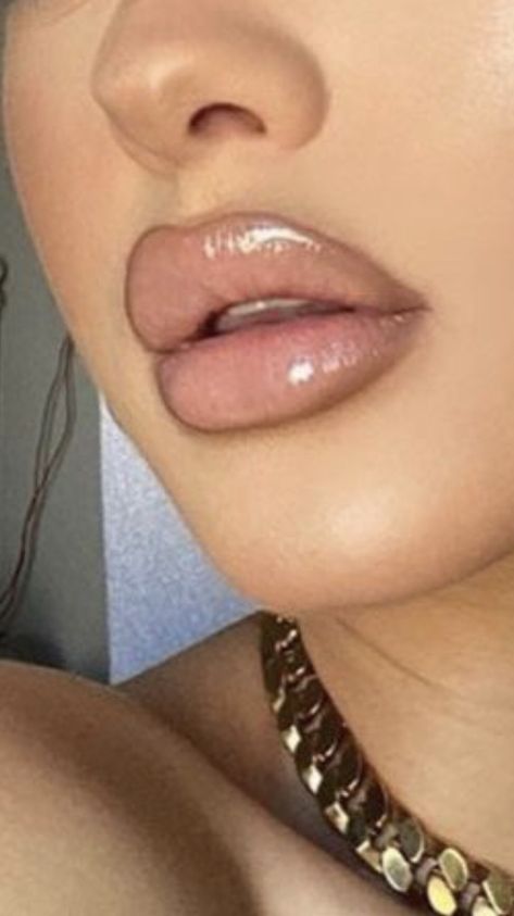 Lip Reference, Lips Combo, Glossy Lips Makeup, Lip Combos, Lip Combo, Clear Lip Gloss, Make Up Inspo, Stage Makeup, Hot Lips