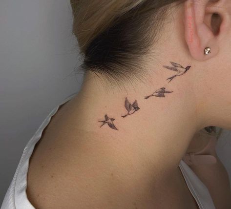 Birds Behind Ear Tattoo, Shock Tattoo, Elegance Tattoo, Swallow Tattoo Design, Swallow Bird Tattoos, Feminine Tattoo Ideas, Fluent In English, Tattoo Neck, Swallow Tattoo