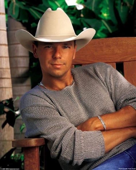 Kenny Chesney Songs, Kenny Chesney Tour, Kenny Chesney Quotes, Kenney Chesney, Johnson City Tennessee, No Shoes Nation, Best Country Singers, Texas Cowboys, Johnson City