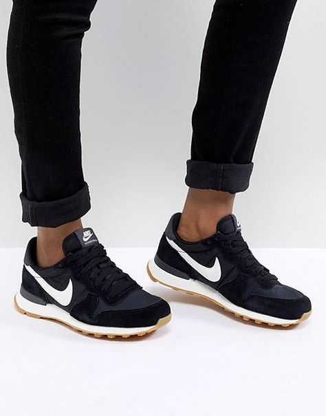 Nike Trainer, Air Max 90s, Ankle Sneakers, Nike Internationalist, Basket Noir, Baskets Nike, Nike Tennis Shoes, Nike Training, Adidas Sneaker