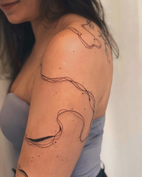 〰️A sleeve of lines that intertwine in dance, creating bizarre abstractions〰️ It’s fully freehand — when the sketch is immediately drawn on the skin by hand 👩🏻‍🎨 . I really appreciate it when you trust me to create freehand sketches🫶🥹 The work was completed in one session. 💌 Write DM for booking session. And let’s create some beauty on your body! #abstracttattoo#abstractlines #tattoosleeve #tattooabstract #linestattoo #tattoolines #tattoovilnius #tattoovilniusoldtown Free Line Tattoo, Tattoo Lines Abstract, Abstract Lines Tattoo, Line Tattoo Arm, Lines Tattoo, Abstract Tattoo Designs, Line Tattoo, I Really Appreciate, Abstract Tattoo