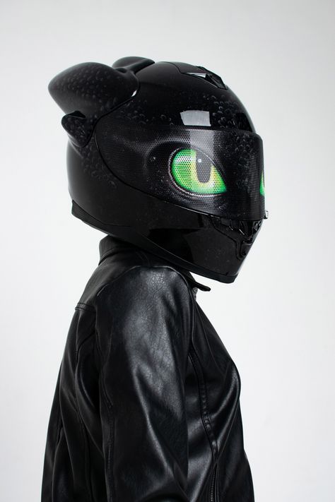 Motorcycle Helmet With Ears, Motorcycle Helmet Design Art, Cool Helmet Design, Helmet Design Ideas, Motorcycle Helmet Covers, Custom Bike Helmets, Bike Helmet Design, Cool Bike Helmets, Predator Helmet