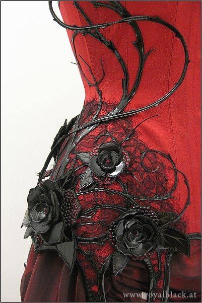 Detail Couture, Corset Outfit, Dark Rose, Gothic Wedding, Black Flowers, Wild Roses, Fantasy Clothing, Steampunk Fashion, Fantasy Fashion