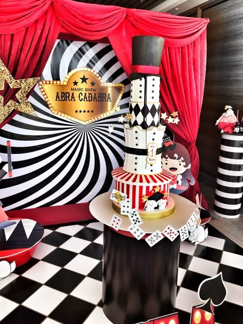 Magician Party Decorations, Magic Themed Birthday Party, Magic Show Birthday Party, Magic Theme Party, Magic Party Theme, Magic Show Party, Magician Birthday Party, Magician Party, Vintage Circus Theme