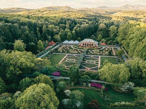 Castles In America, Garden Wedding Photos, Frederick Law Olmsted, Biltmore House, Mountain Destinations, Estate Garden, Kayak Trip, Biltmore Estate, Green Space