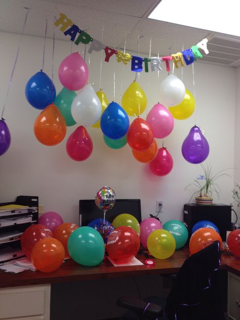 Happy Birthday Office Decorations, Desk Birthday Decorations Office, Office Balloon Decoration, Birthday Desk Decorations Offices, Office Birthday Decorations Desks, Simple Birthday Decoration At Home Ideas, Cubicle Birthday Decorations, Office Birthday Decorations, Birthday Decorations At Home